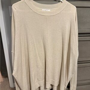 Chic Cream Women's Sweatshirt